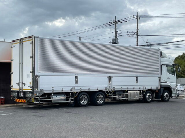 三菱ふそう　スーパーグレート　ハイルーフ　アルミウィング　ステンレスサイドバンパー　メッキ多数　木床