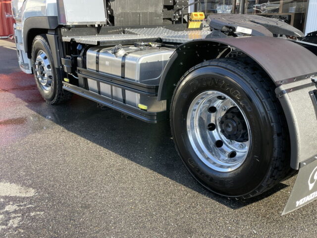 三菱ふそう　17スーパーグレート　トラクターヘッド　E尺　460馬力　リアエアサス　ハイルーフ　プレミアム