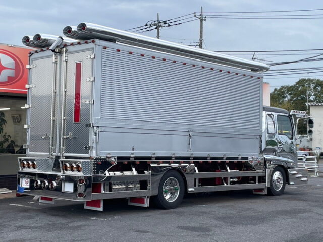 いすゞ　フォワード　庫内部屋仕様　ステンレスパーツ多数　ロケット