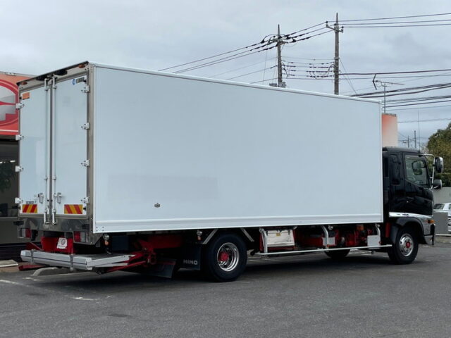 日野　17レンジャー　冷凍バン　格納パワーゲート　240馬力　キーストン　６MT