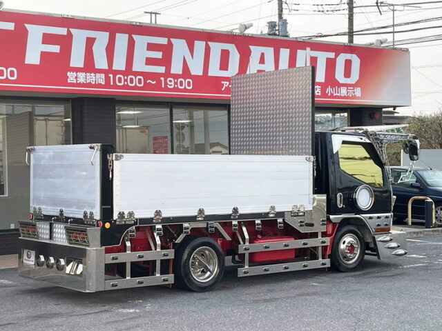 三菱ふそう　キャンター　平造りボディー　架装多数　電飾多数