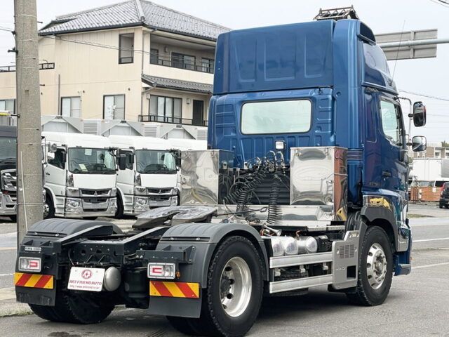 日野　17プロフィア　トレーラーヘッド　ハイルーフ　メッキ多数　アルミホイール　第5輪11.500㎏