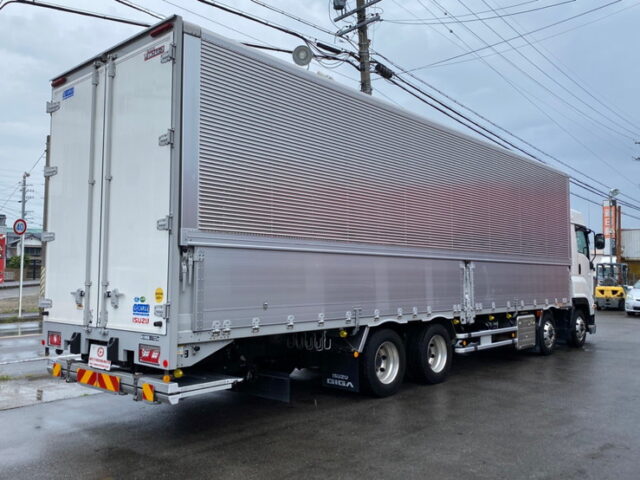 【826】H30　ギガ　4軸　ウィング　格納ゲート　7速MT　エアサス　走行距離10万km以下