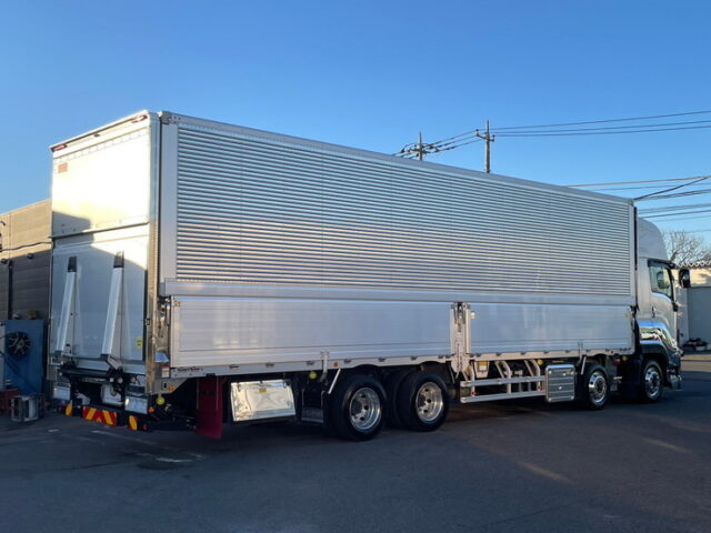 【1367】R3　ギガ　ハイルーフ　ウィング　新明和跳上ゲート　エアサス　低走行　リア門口ステンレス