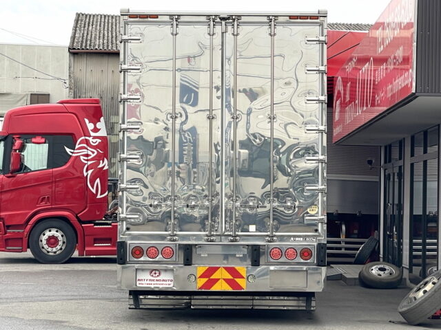 いすゞ　ギガ　ハイルーフ　冷凍バン　4軸　左観音扉2枚　サブエンジン　ジョロ４キーストン