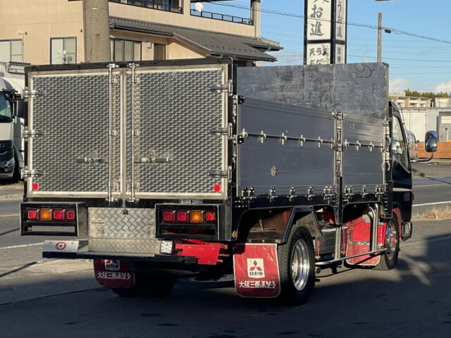 キャンター　平ボデーアルミブロック　標準幅　ロング　6速ＭＴ　生エンジン