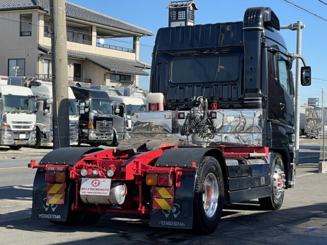 17スーパーグレート　ハイルーフ　トレーラーヘッド　460馬力　第5輪荷重11.500㎏