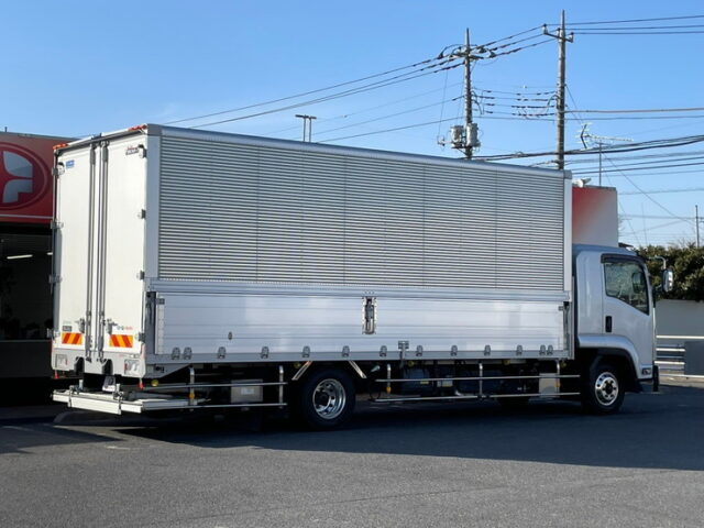 いすゞ:フォワード:ワイド:210馬力:アルミウィング:格納パワーゲート:リアエアサス:アルミホイール