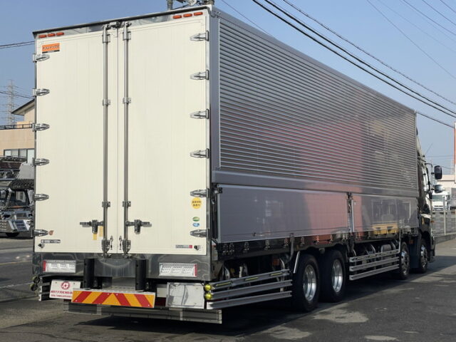 日野：17プロフィア：ハイルーフ：ウィング：メッキ多数：アルミホイール