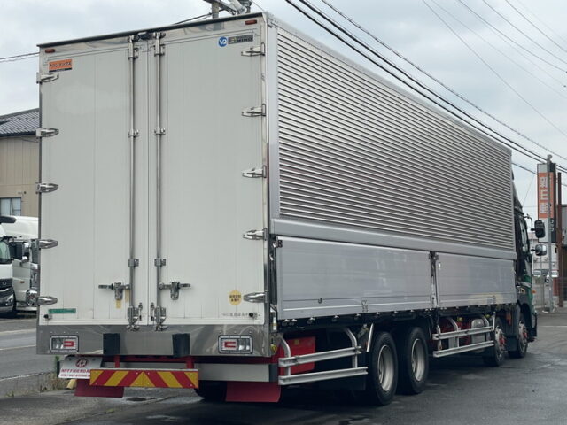 日野：17プロフィア：ハイルーフ：ウィング：メッキ多数：リア門口ステンレス：E13C