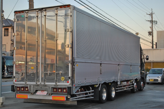 【321】日野　プロフィア　低床　アルミウイング　ハイルーフ　総輪エアサス　