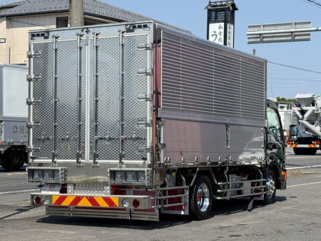 R3　日野　デュトロ　ワイドロング　アルミウィング　造りボディー　メッキ多数　