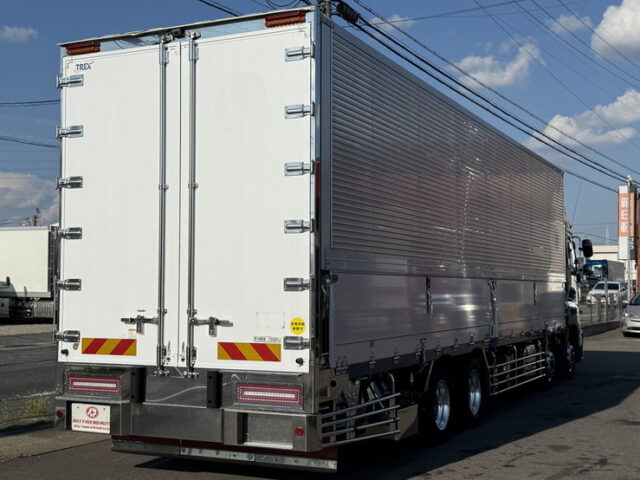 日野：17プロフィア：ハイルーフ：ウィング：メッキ多数：ステンレス多数：リア門口ステンレス