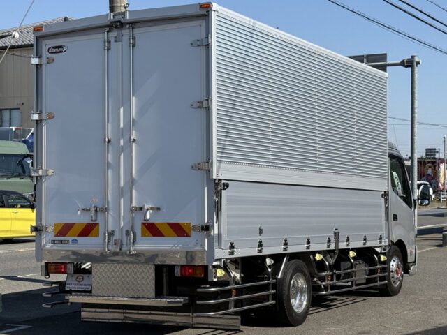 日野：デュトロ：ウィング：ワイドロング：180馬力：ステンレス多数：2.950㎏積