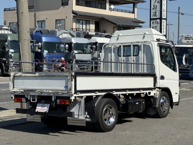 キャンター：平ボデー：標準幅：10尺長：カスタム：オートマ：煤焼き有：150馬力