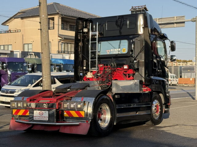 日野:プロフィア:ハイルーフ:トレーラーヘッド:メッキ多数:後輪エアサス:480馬力