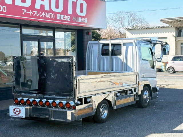 タイタンダッシュ：平ボデー：架装多数：標準幅：アオリステンレス張り：マニ割り