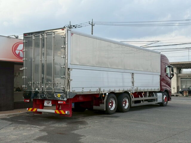 VOLVO：FH：グローブトロッター：ウィング：造りボディ：架装多数：高年式低走行