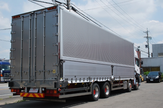 【312】ＵＤトラックスクオン　低床　アルミウイング　ハイルーフ　リヤエアサス