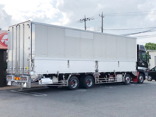 【412】UDトラックス　クオン　4軸低床　ウィング　エアローラー