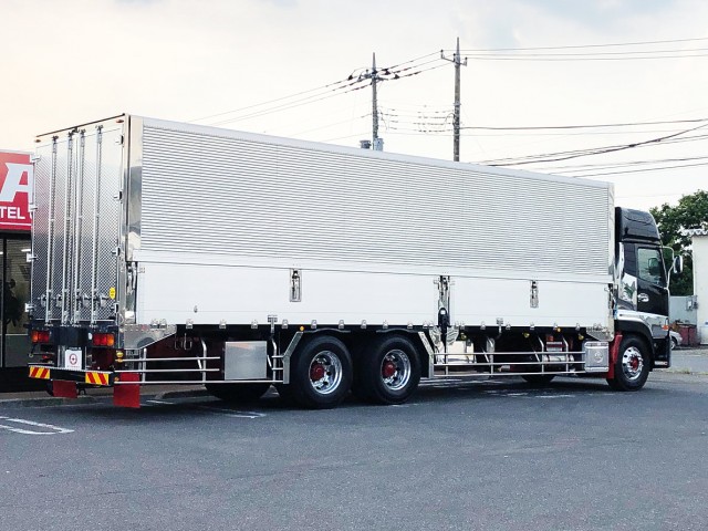 【469】UDトラックス　クオン　ウィング　10輪　ステンレス多数