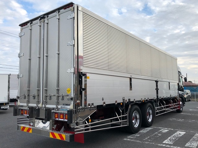 【288】UDトラックスクオン　中低床　アルミウイング　ハイルーフ　カスタム多数