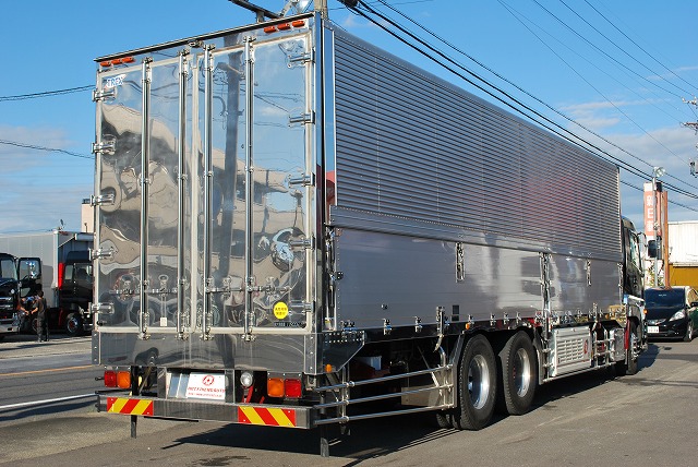 【277】UDトラックスクオン 中低床 冷凍ウイング リヤエアサス