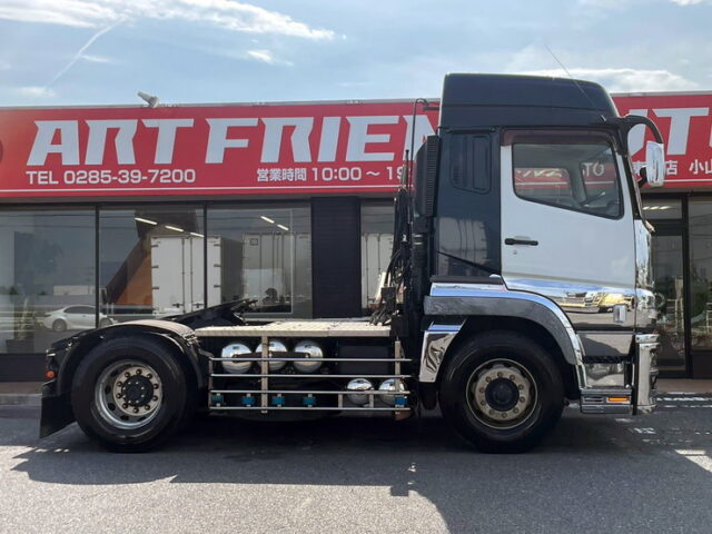 三菱ふそう　スーパーグレート　トレーラーヘッド　メッキ多数　7MT　