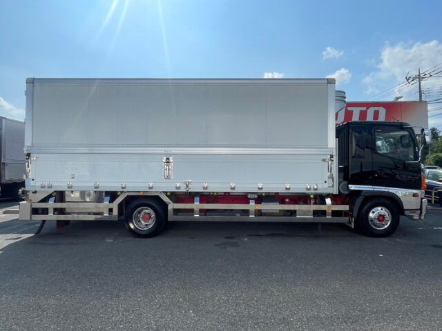 日野　レンジャープロ　冷凍ウィング　ステンレスサイドバンパー　メッキパーツ多数