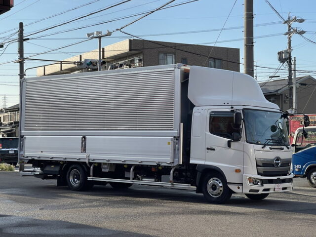 日野　17レンジャー　ウィング　6200ワイド　後輪エアサス　格納ゲート付　240馬力