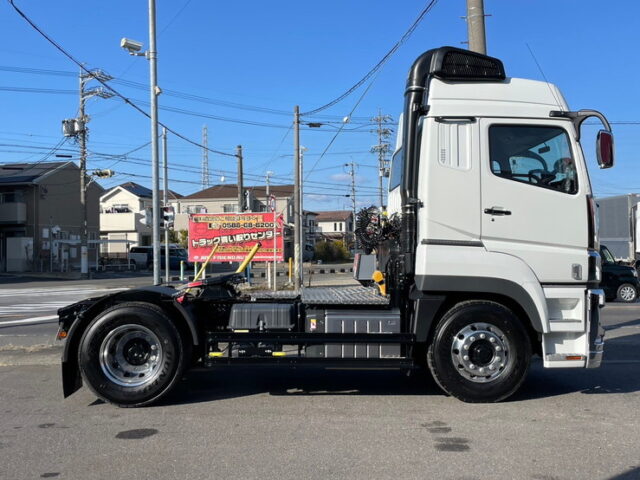 17スーパーグレート　トレーラーヘッド　ハイルーフ　未使用　E尺　460馬力　第5輪荷重11.500㎏　プレミアムライン