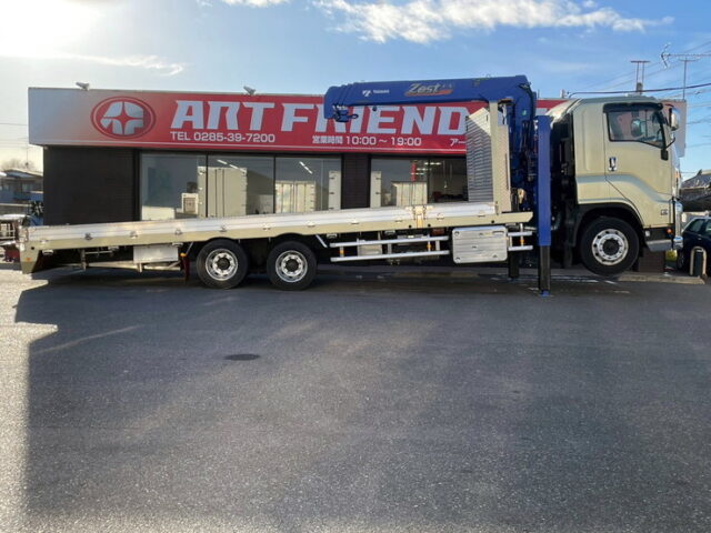 ギガ　平セルフ　4段クレーン　３軸　２デフ　ラジコン付　重機運搬仕様　歩み板付　ハイジャッキ