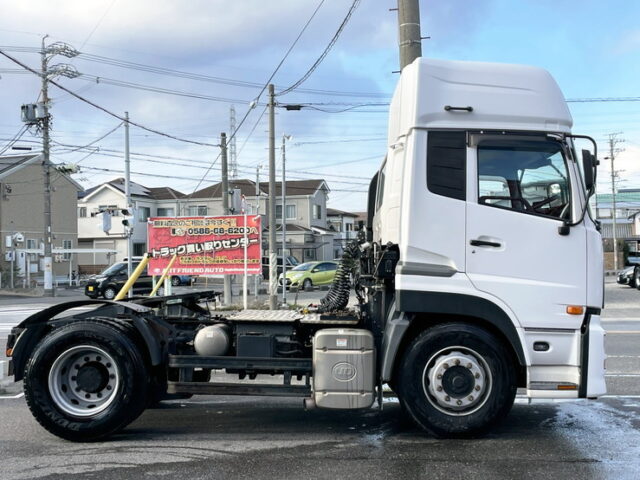 クオン　ハイルーフ　トレーラーヘッド　第5輪荷重11.500㎏　エアサス　410馬力