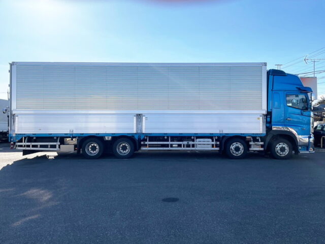 日野　17プロフィア　ハイルーフ　アルミウィング　アルミホイール　AT　メッキパーツ多数