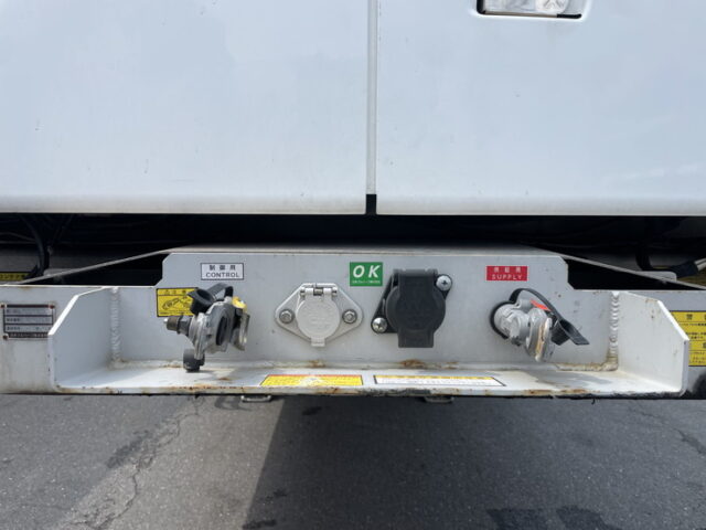 日本フルハーフ　3軸　トレーラーコンテナ冷凍車　リフトアクスル(後軸残し)　SLX i 400　エアサス