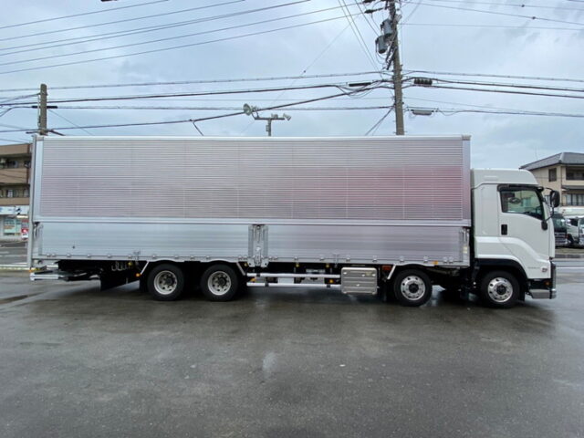 【826】H30　ギガ　4軸　ウィング　格納ゲート　7速MT　エアサス　走行距離10万km以下