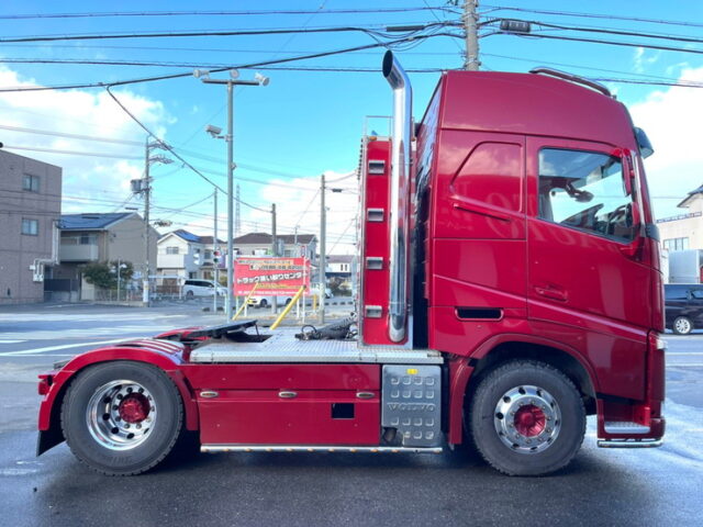 【1059】H28　ボルボ　FH　トレーラーヘッド　ハイルーフ　第5輪荷重11.5トン