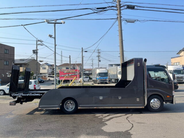 【986】H22　ダイナ　積載車　5700ワイド　カスタム　低走行　煙突マフラー(ダミー)