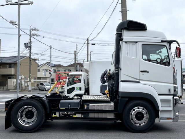 17スーパーグレート　トレーラーヘッド　スライドカプラー　未使用　E尺　460馬力　プレミアムライン