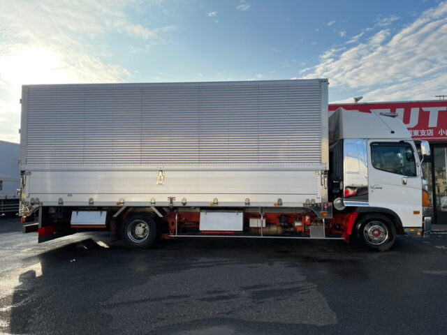 日野　レンジャープロ　ハイルーフ　240馬力　アルミウィング　　寝台メッキ　ステンレス多数　