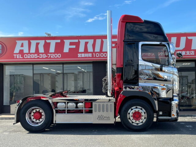 日野　17プロフィア　ヘッド　内装生地張り　ステンレス多数　メッキパーツ多数