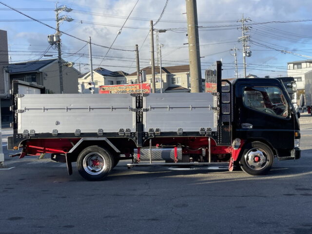 キャンター　平ボデーアルミブロック　標準幅　ロング　6速ＭＴ　生エンジン