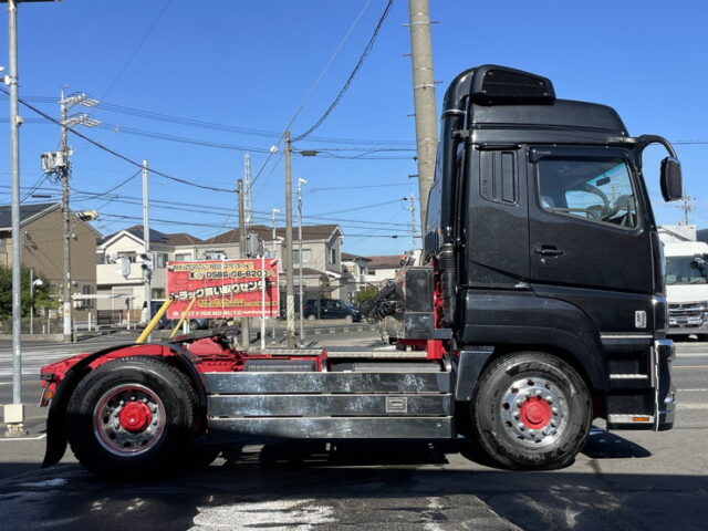 17スーパーグレート　ハイルーフ　トレーラーヘッド　460馬力　第5輪荷重11.500㎏