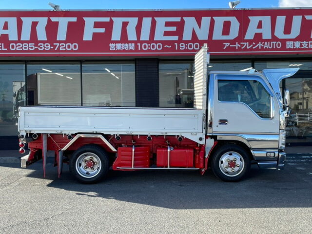 いすゞ　エルフ　平ボディ　5MT　フロントバイザー　プロテク縞板　木床　内装生地張り