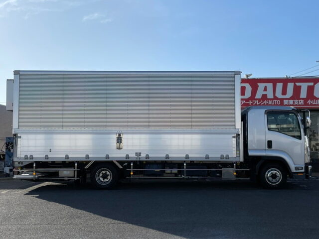 いすゞ:フォワード:ワイド:210馬力:アルミウィング:格納パワーゲート:リアエアサス:アルミホイール