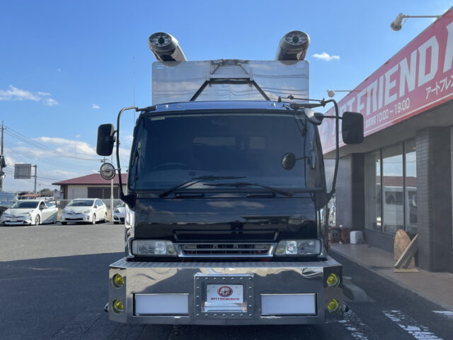 【委託販売車両】いすゞ：フォワード：205馬力：6MT：リア門口ステンレス：木床：ロケット：舟形バンパー：ステンレス多数　