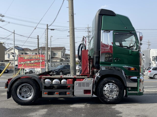 日野:17プロフィア:ハイルーフ:トレーラーヘッド:PTO付:ダンプレバー:メッキ多数