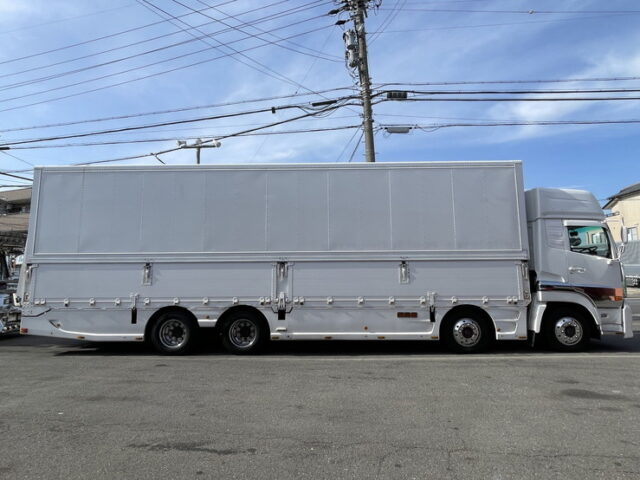 クオン：ハイルーフ：ウィング：跳上ゲート：総輪エアサス：エアロ付き：メッキ多数　