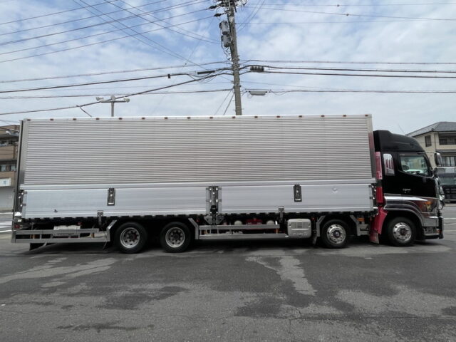 日野：プロフィア：ハイルーフ：ウィング：メッキ多数：ステンレス多数　