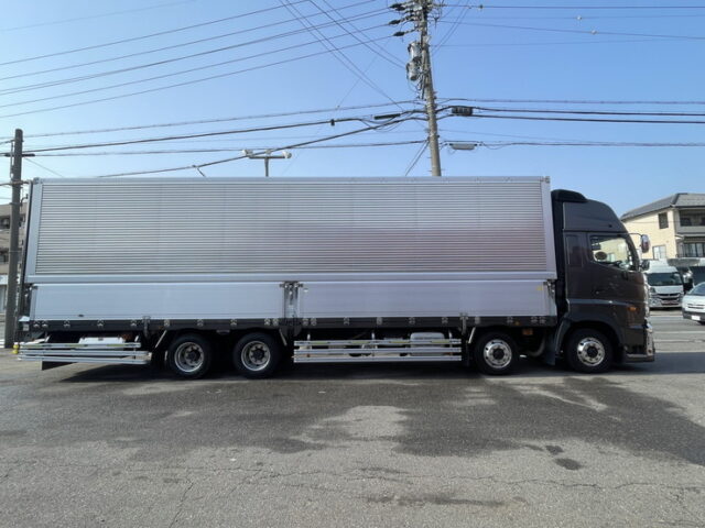 日野：17プロフィア：ハイルーフ：ウィング：メッキ多数：アルミホイール